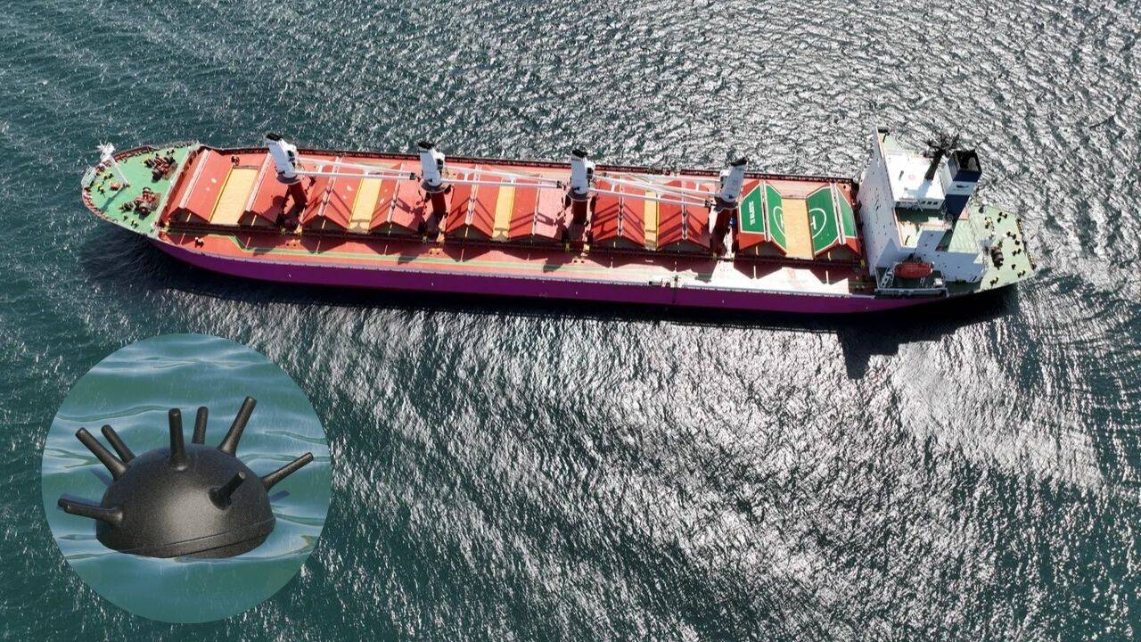 o nava pe mare si o nava