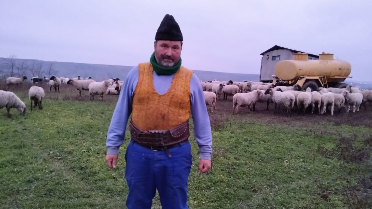 Oierul Didi-Stelian Bălăunțescu, din județul Galați