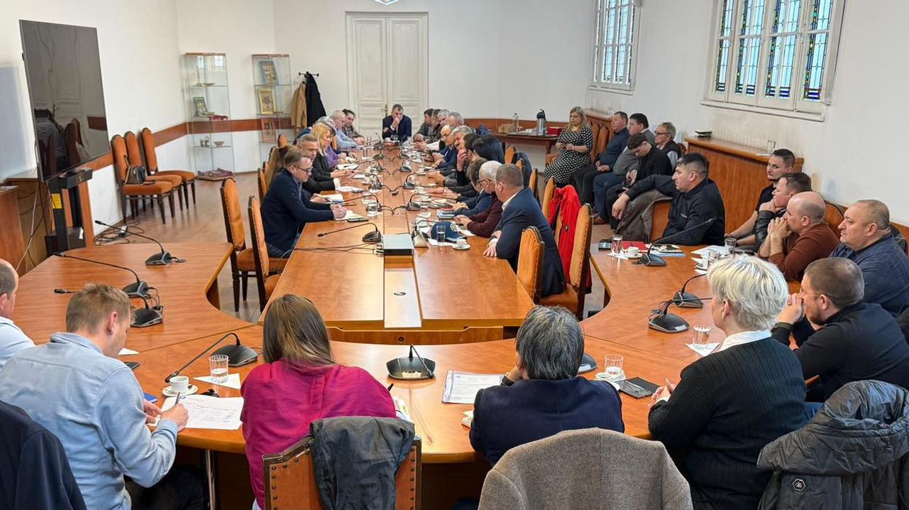 Întâlnire cu oierii la MADR