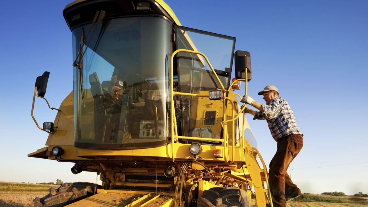 Fermieri penalizați pentru încălcări ale legislației muncii